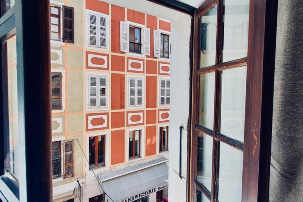 Le Carnot 2 Etoiles Hypercentre Vieille Ville Анси Екстериор снимка